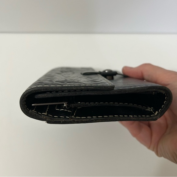 Patricia Nash - Alava Black Embossed Italian Leather Trifold Wallet - Picture 6 of 16